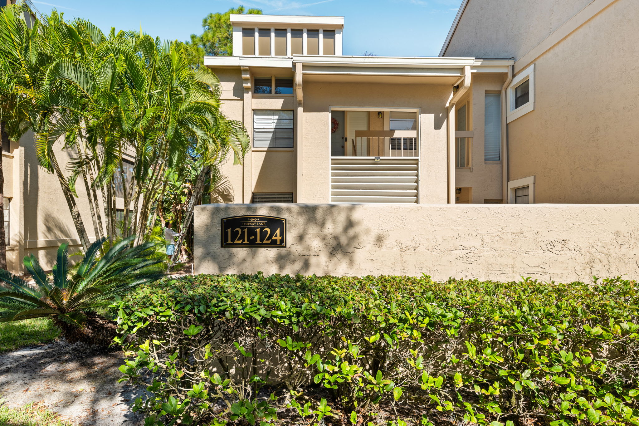 121 Lindsay Ln – photo 2