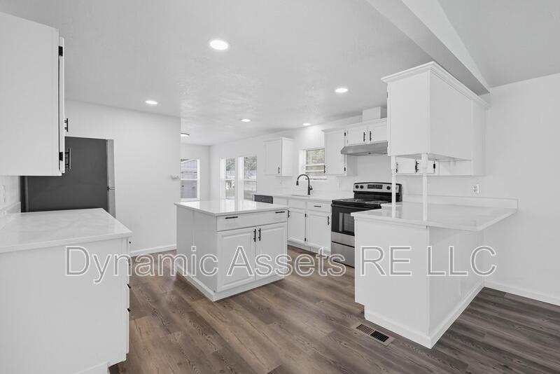 405 Falletti St – photo 3