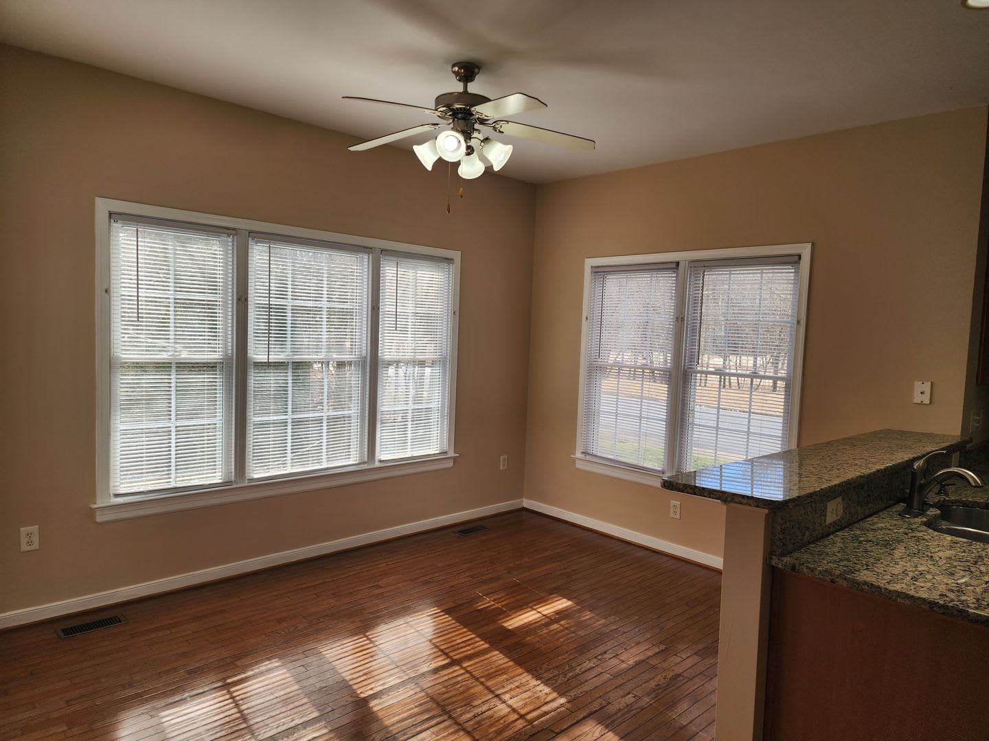 Stunning and Luxurious 4 Bedroom 2.5 Bath Home in the Crosspoint Subdivision – photo 4