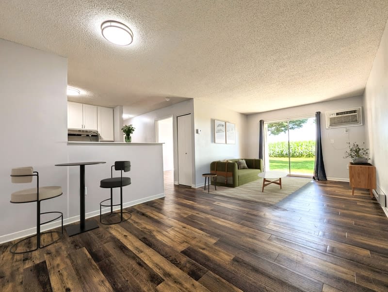 408 East 15th Street – photo 2