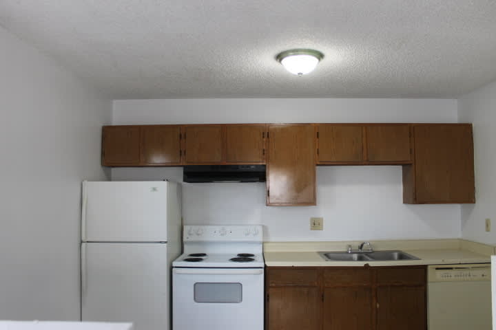 Spacious 2BD/1BA unit FOR RENT on Provincial Dr – photo 2