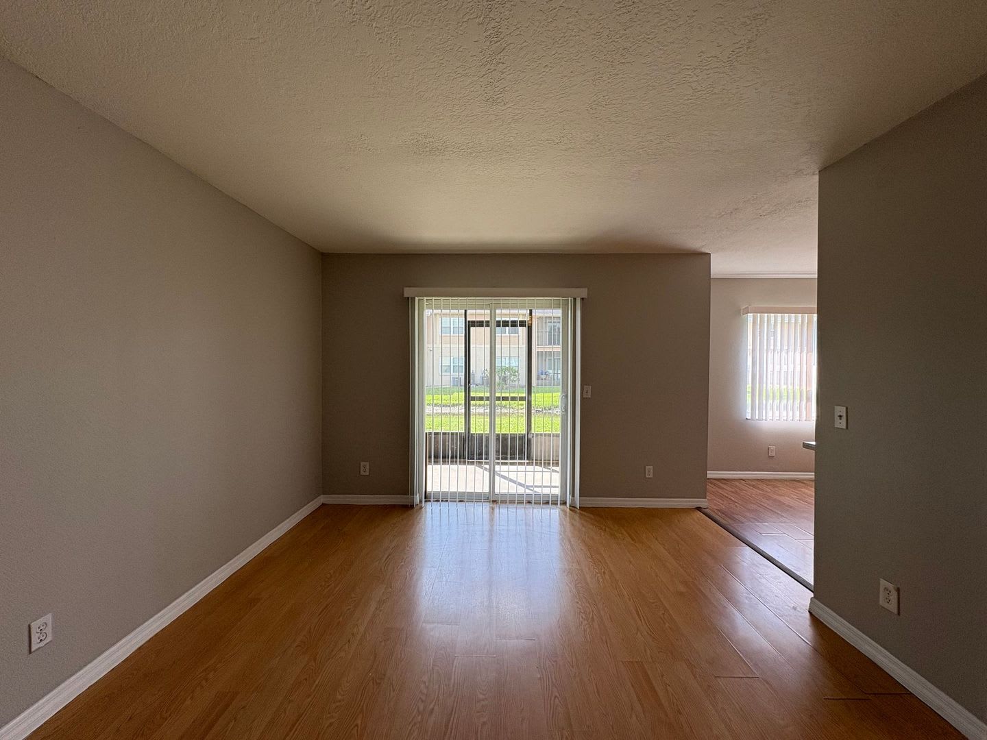 2 Bedroom 2 baths Condo at Hawthorn Village, Orlando, Florida – photo 4
