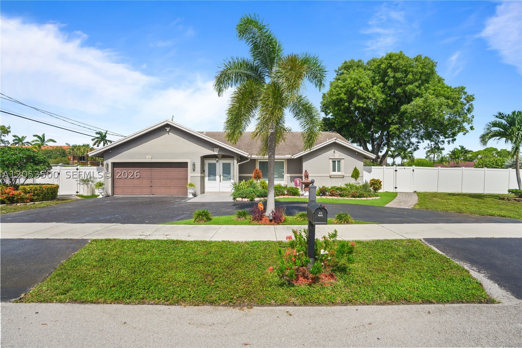 4040 Ne 6Th Ave – photo 1