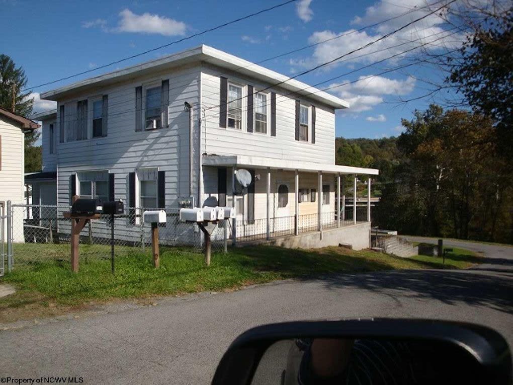 1347 Montrose Ave – photo 1