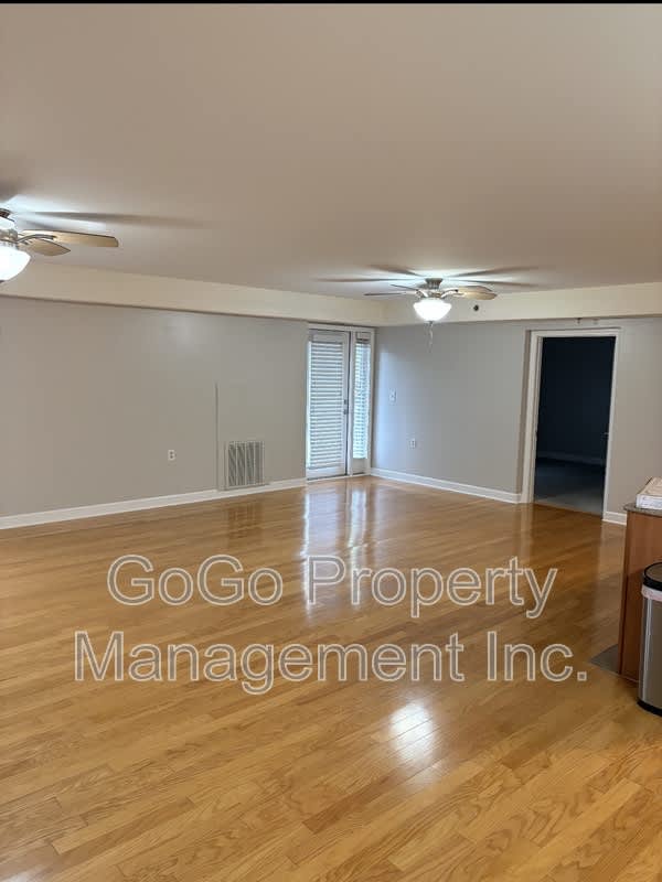 1001 South Church Street – photo 4