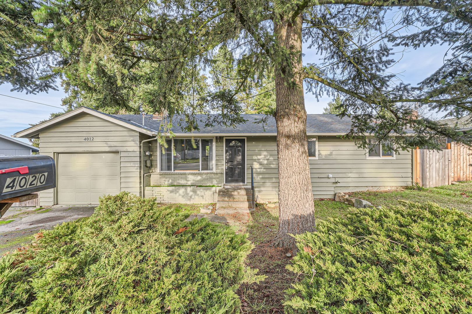 3bed/2bath Home with Fully Fenced Yard & Bonus Loft in Auburn! – photo 1