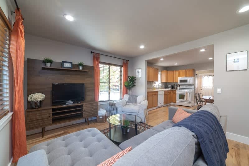 Amazing location! Landscaping included! Located between Downtown and The Box Factory! – photo 5