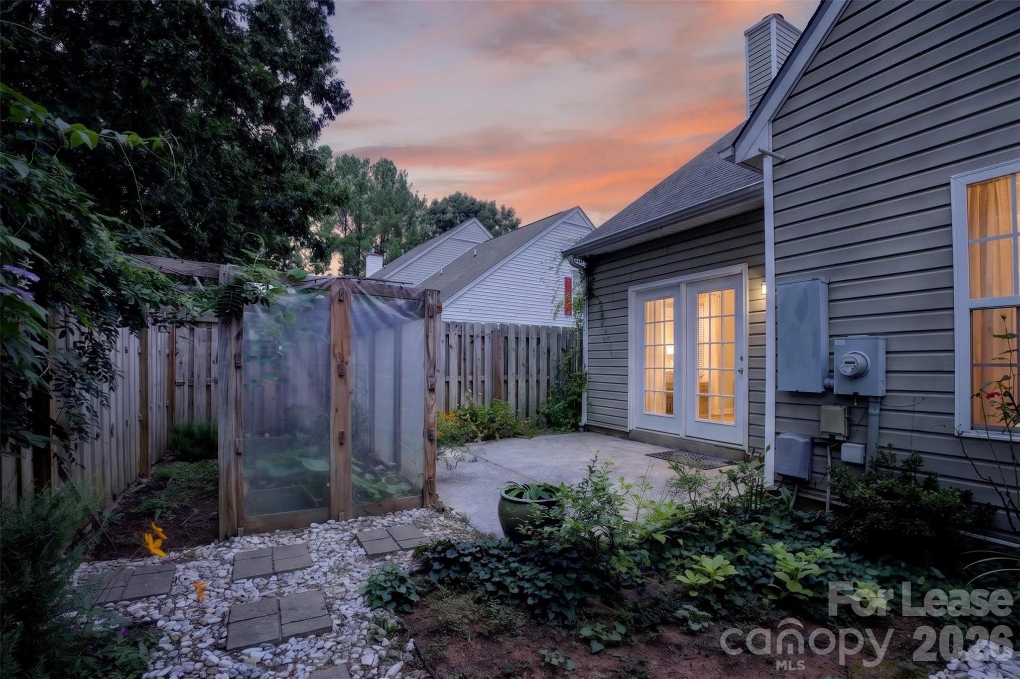 9020 Roseton Lane – photo 2