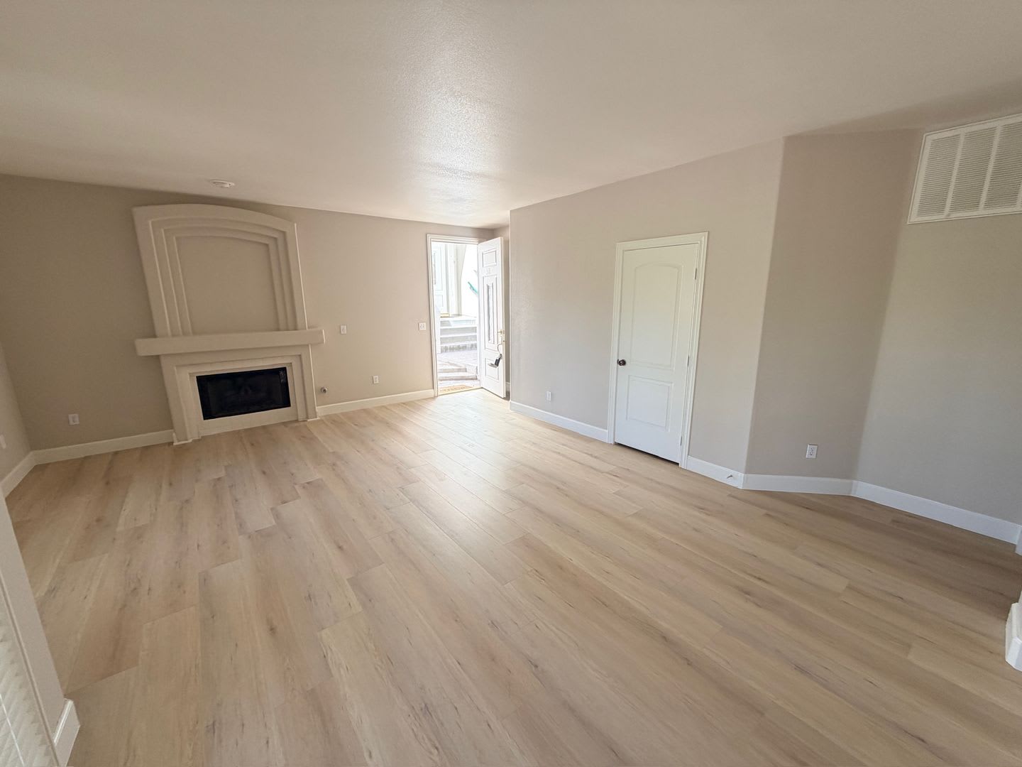 1st Floor Condo in Guard Gated Painted Desert 2 bed/ 2 bath – photo 3