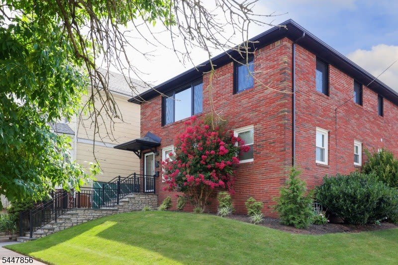 400 Knopf St – photo 2