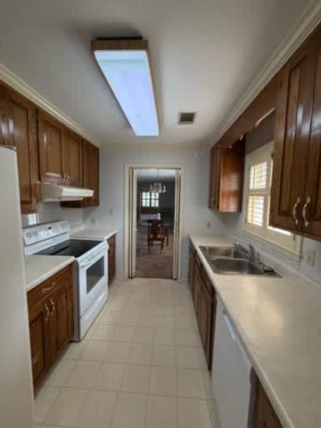 118 Country Club Drive Apt B – photo 2