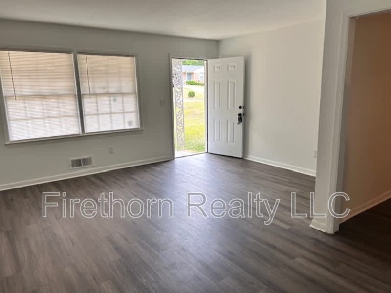 2418 Sumac Drive – photo 5
