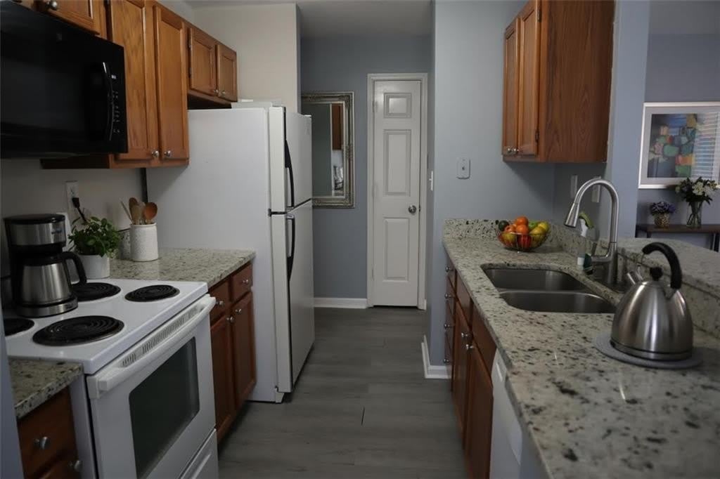 1103 Garden Court – photo 2