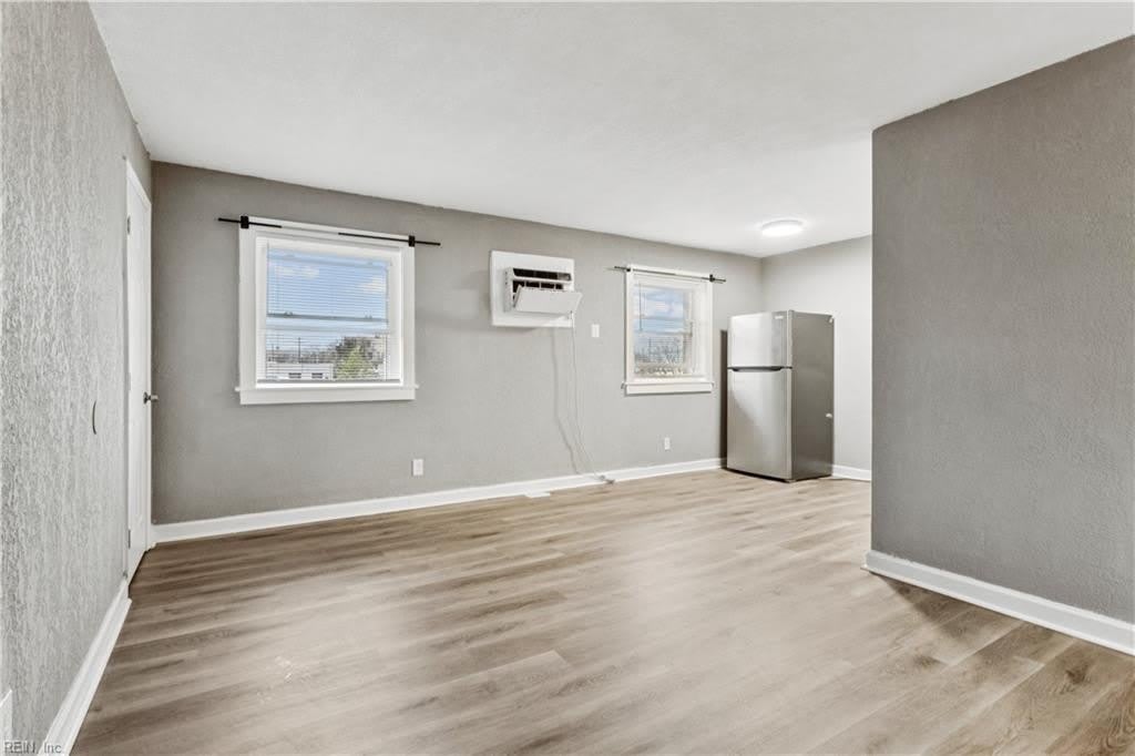 2504 Leo Street – photo 5