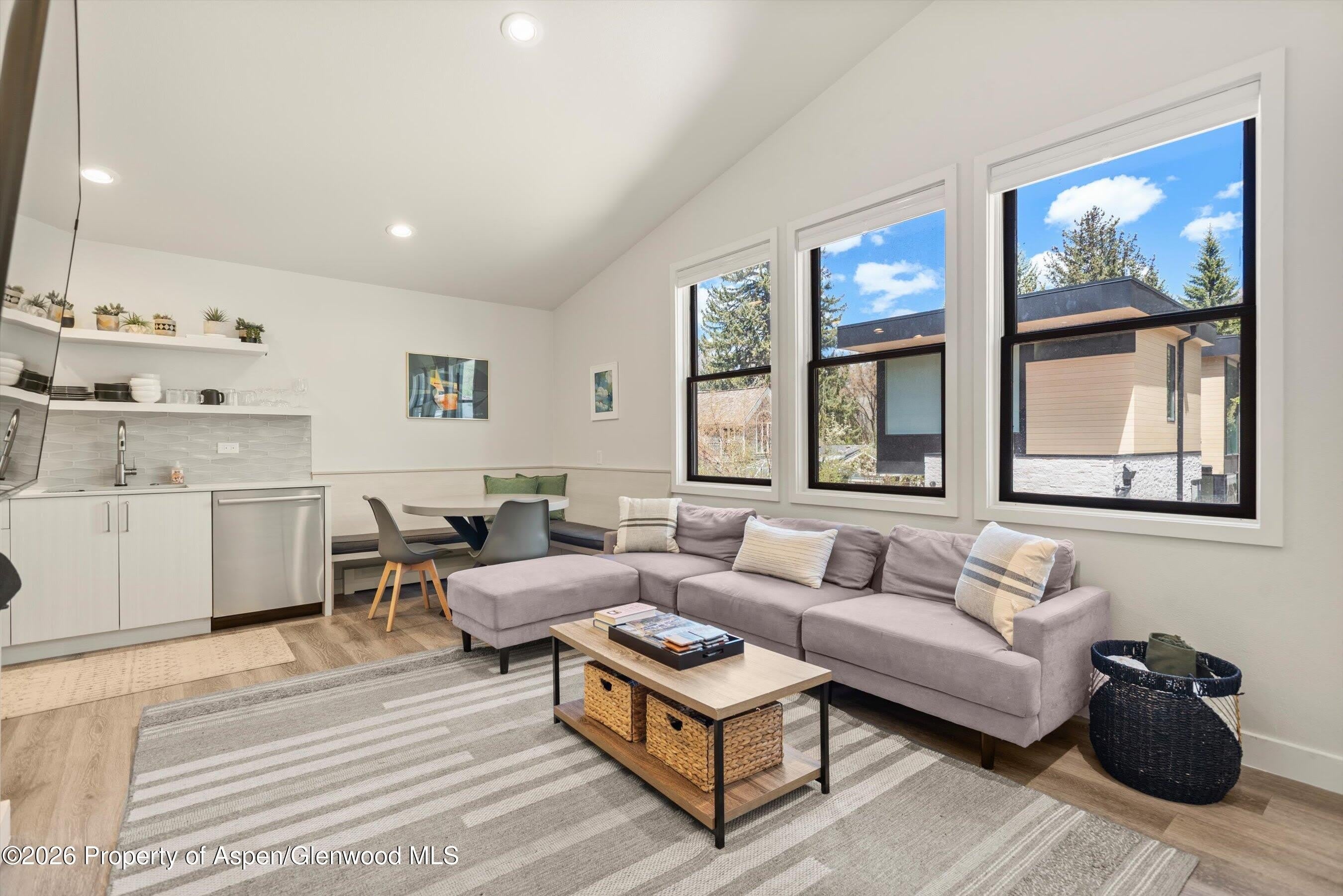 220 W Main Street – photo 1