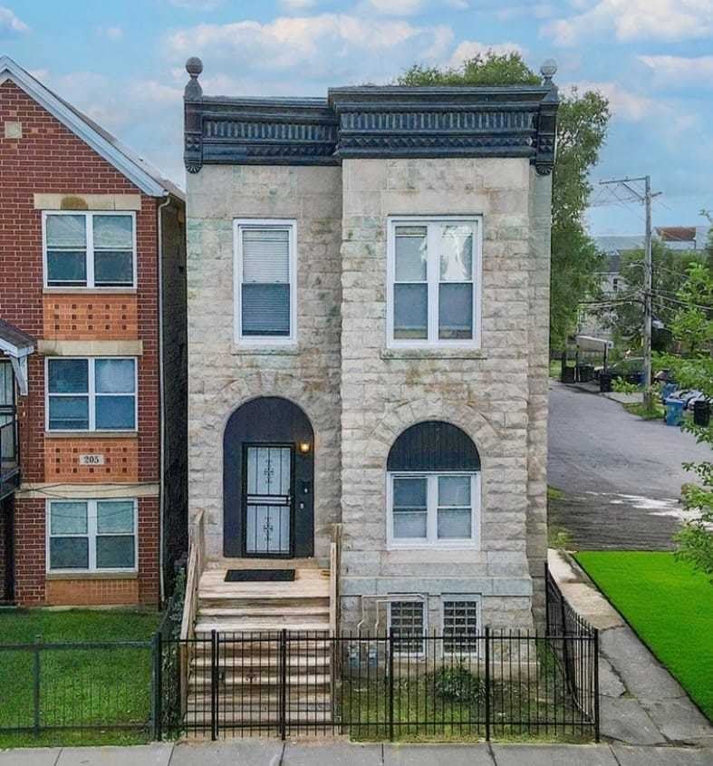 209 S Albany Avenue – photo 1