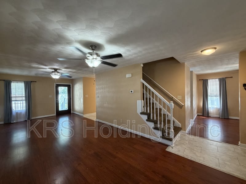 1129 Hampton Ave – photo 2