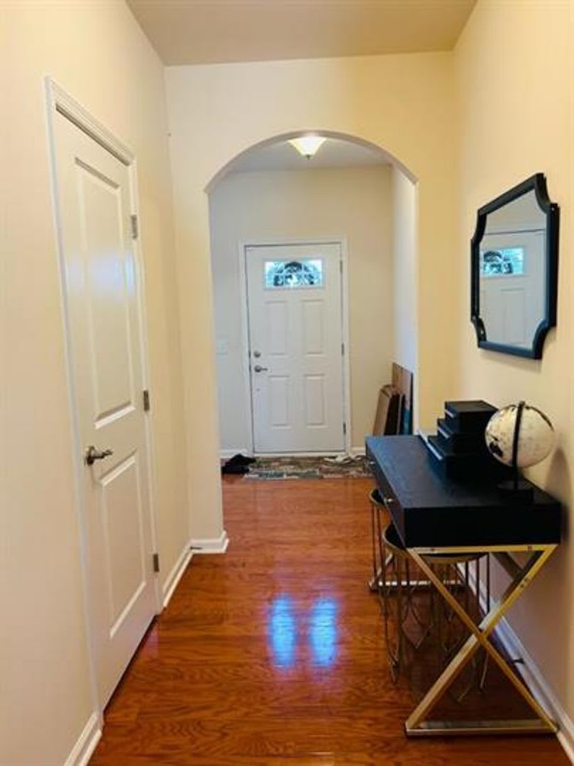 Spacious 3 Bedroom Townhome – photo 2