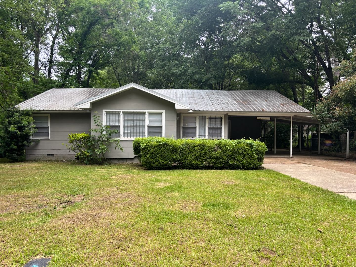 3211 CHARELSTON DR. – photo 1