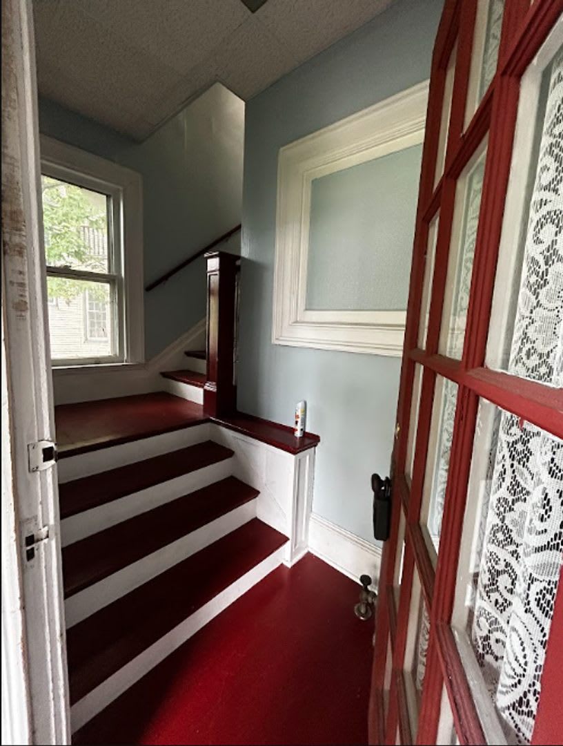 1638 Sanderson Avenue – photo 5