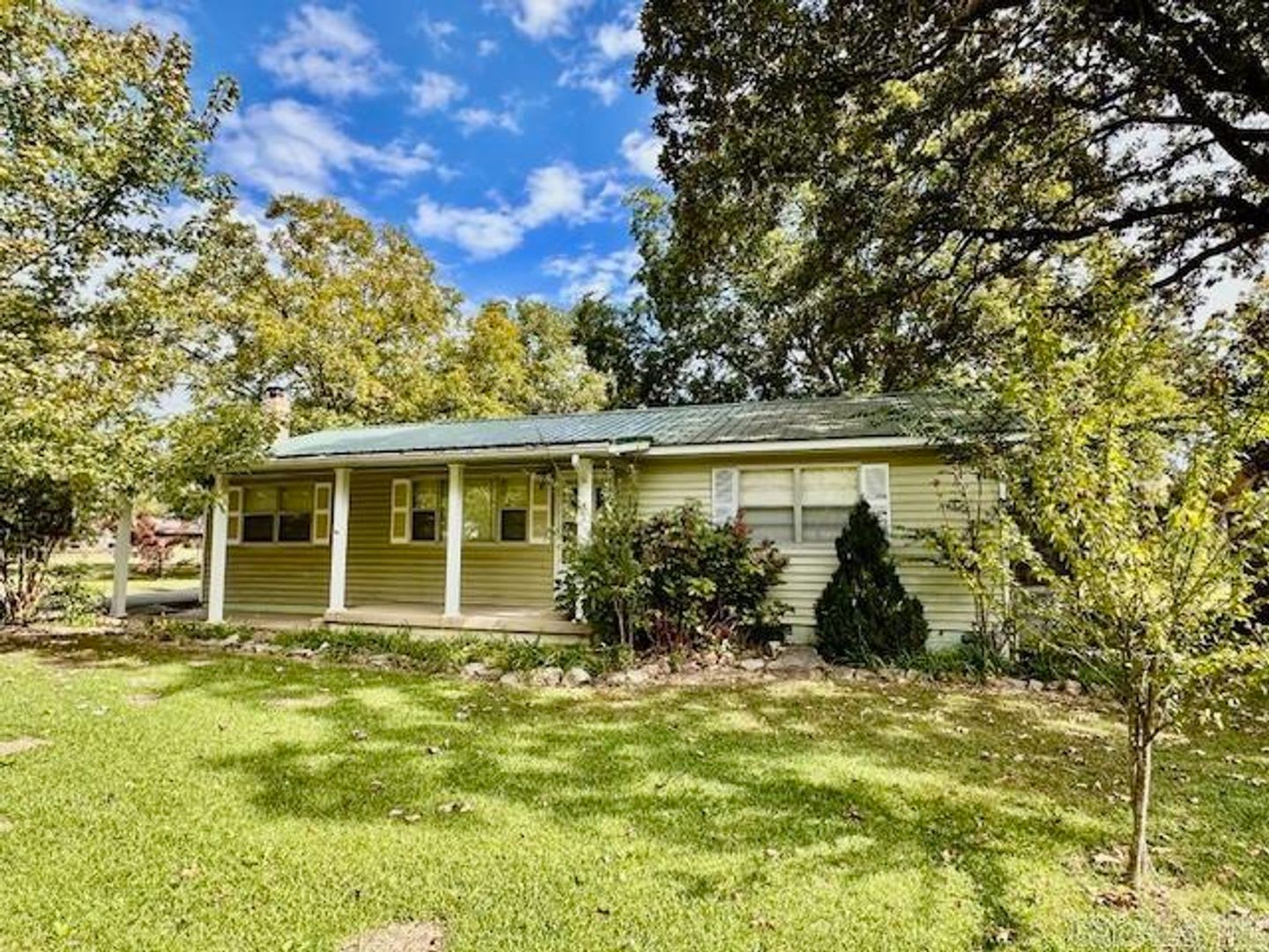 2 Bedroom/2 Bathroom Home • Mountain View – photo 1