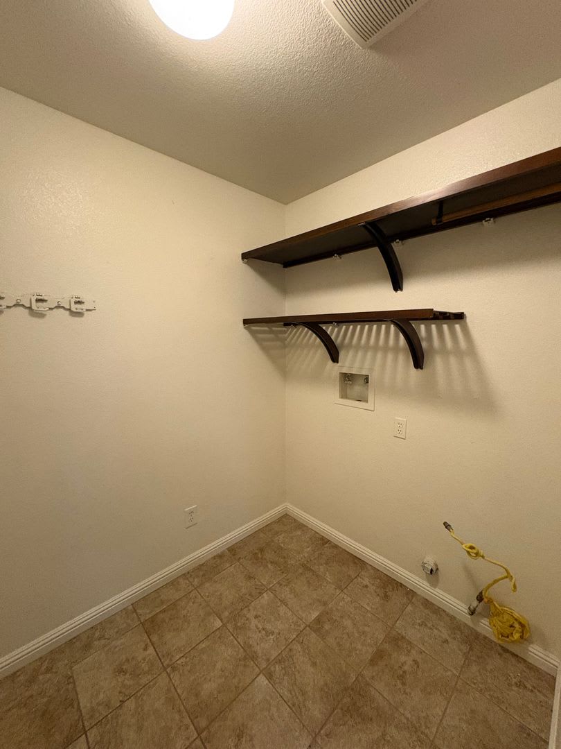 NE Visalia Home Available Now! – photo 4
