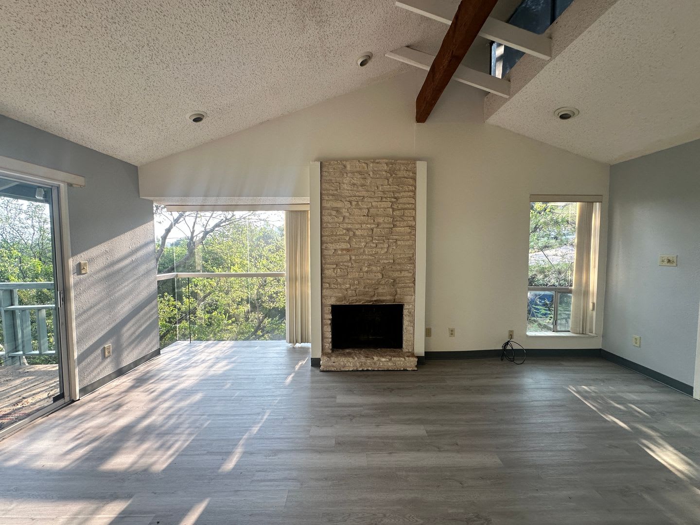 Available: 2-Bedroom Zilker Condo Near Barton Springs & Downtown – photo 4