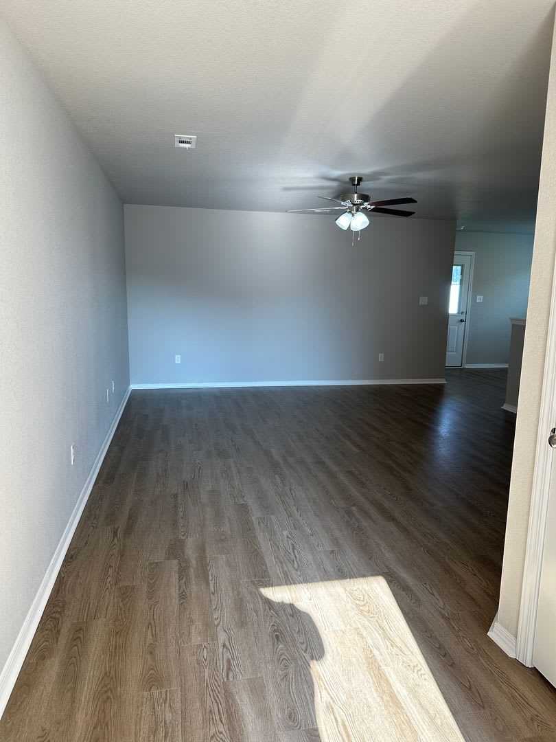 Your Next Home Awaits Pre Leasing A 3 Bedroom 2 Bath Home In Cypress Bend – photo 5