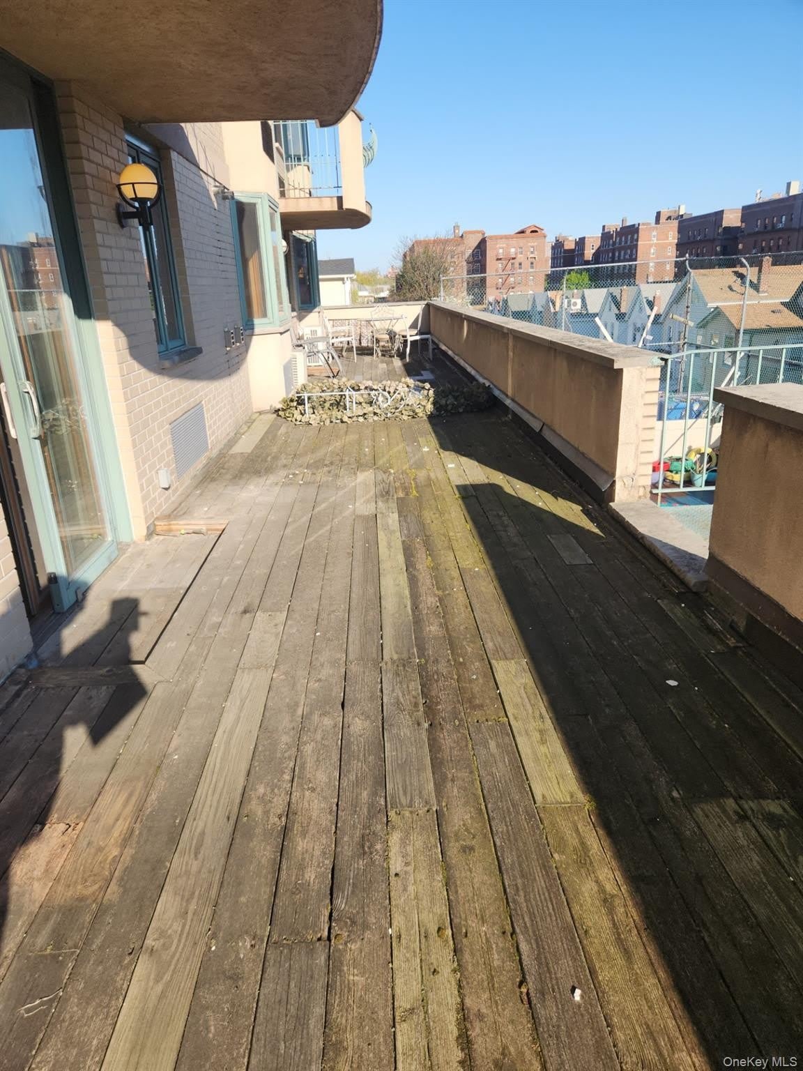 63 47 Booth Street – photo 2