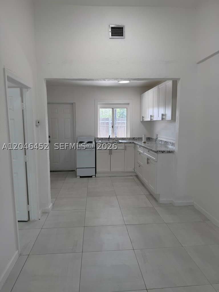 1049 NW 95th St – photo 3