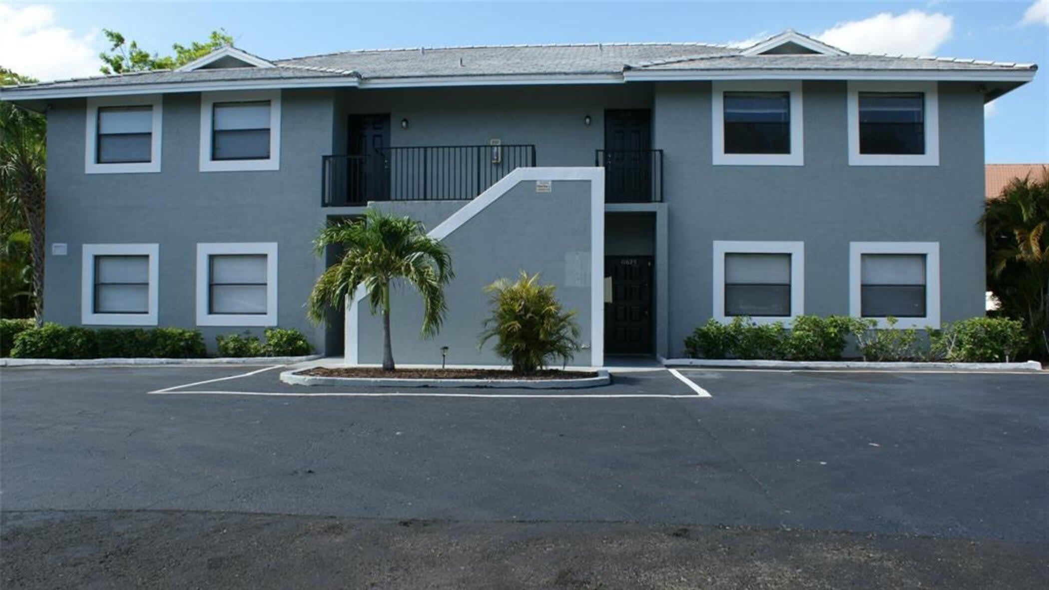11627 NW 35th Court – photo 2