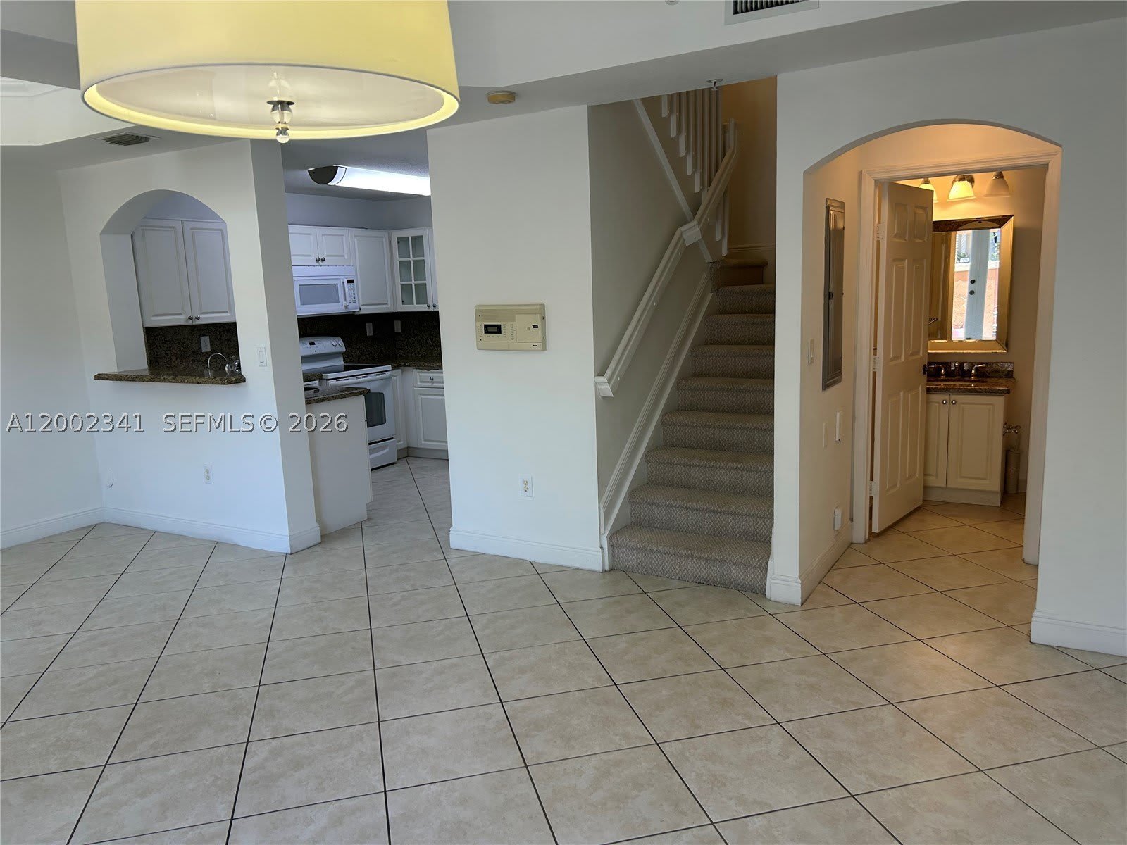 915 SW 143rd Ter – photo 2