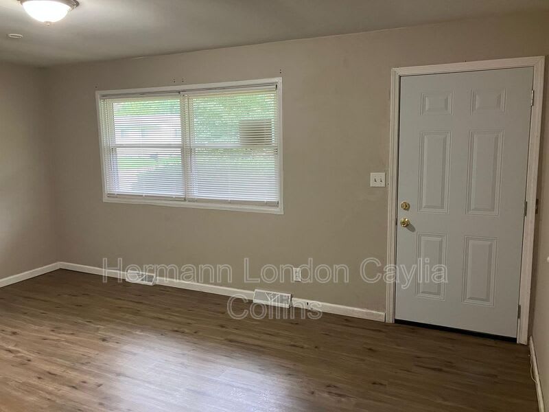 1143 Congress Ave – photo 3