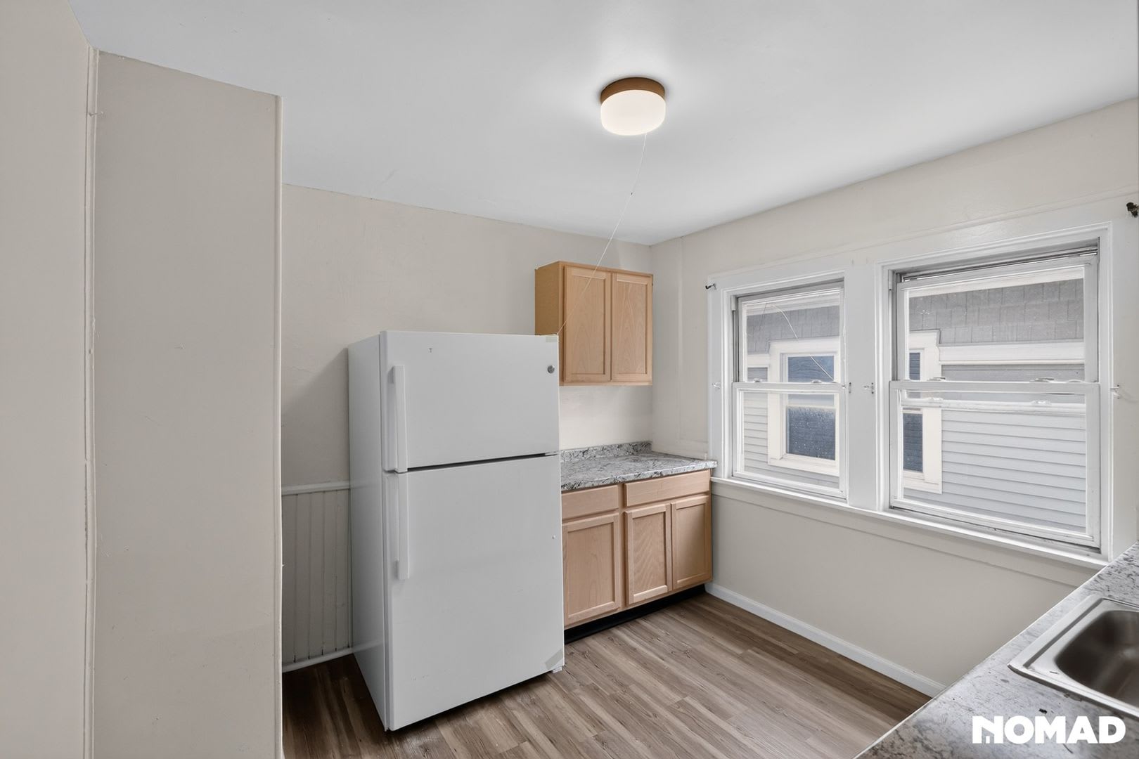 Large 2Bed/1Bath + Dining Room + Living Room + Sunroom in Kenmore – photo 5