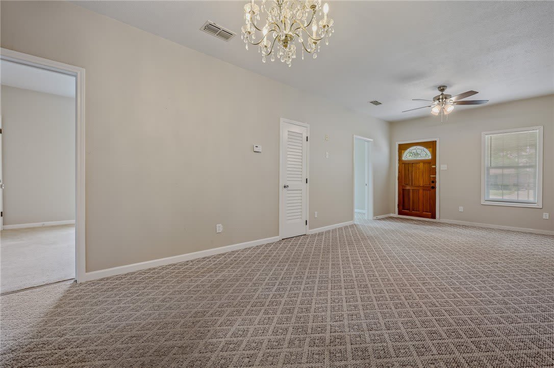 1622 Woodlawn – photo 5