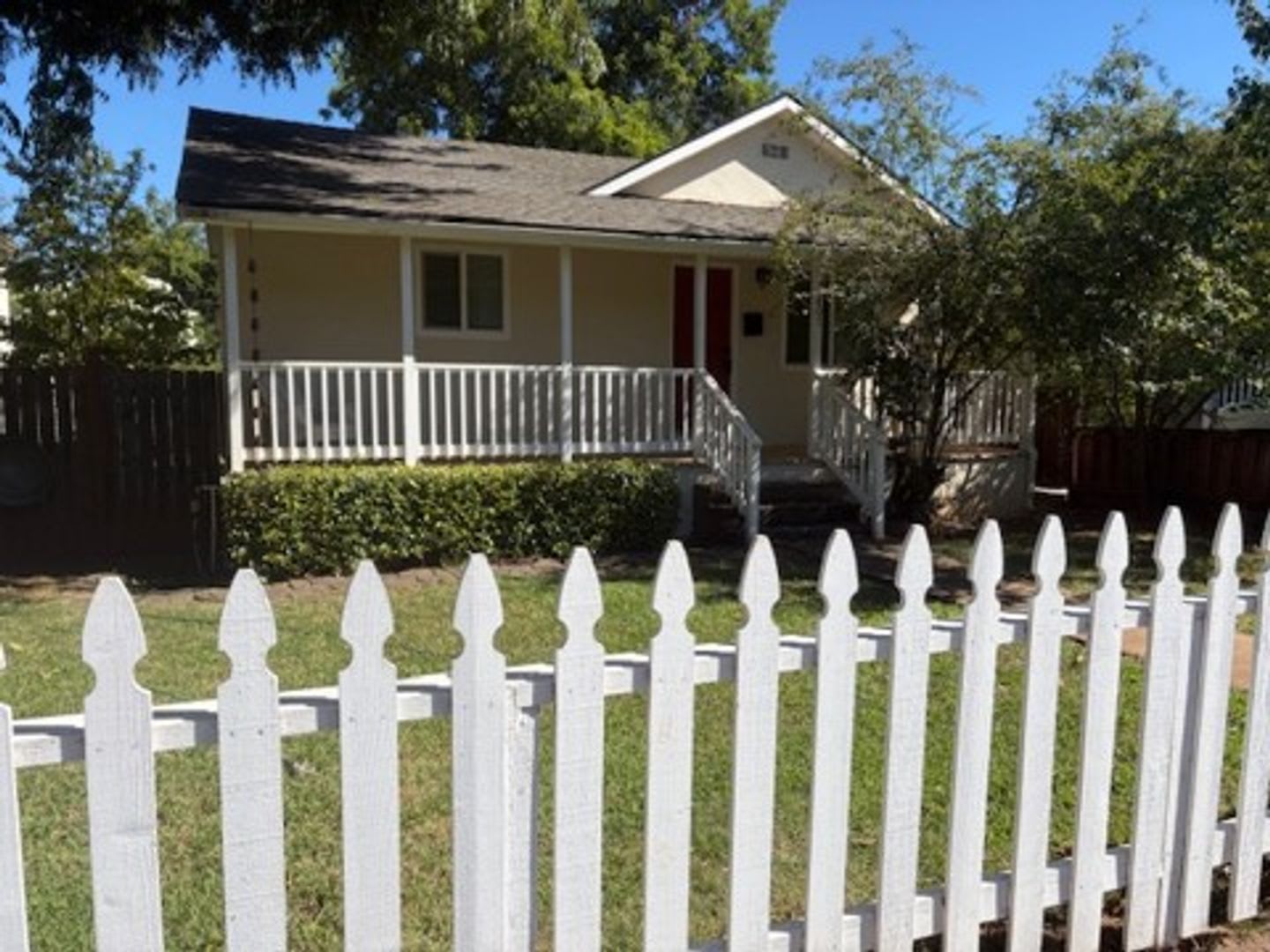 Charming 2 bedroom, 1.5 bath home in Old Folsom near Sutter Street – photo 1