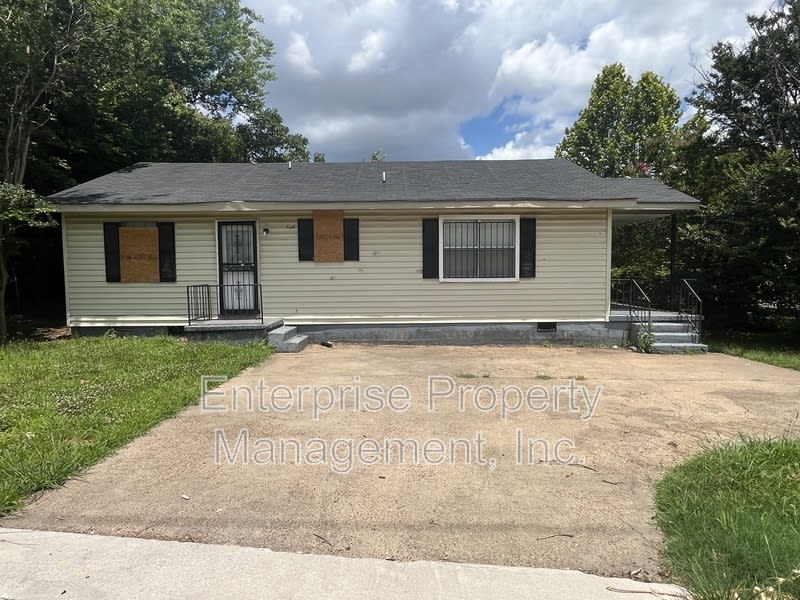 401 N Manassas St – photo 3