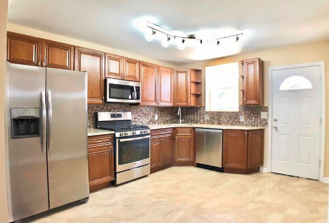150 East Walnut Lane – photo 2