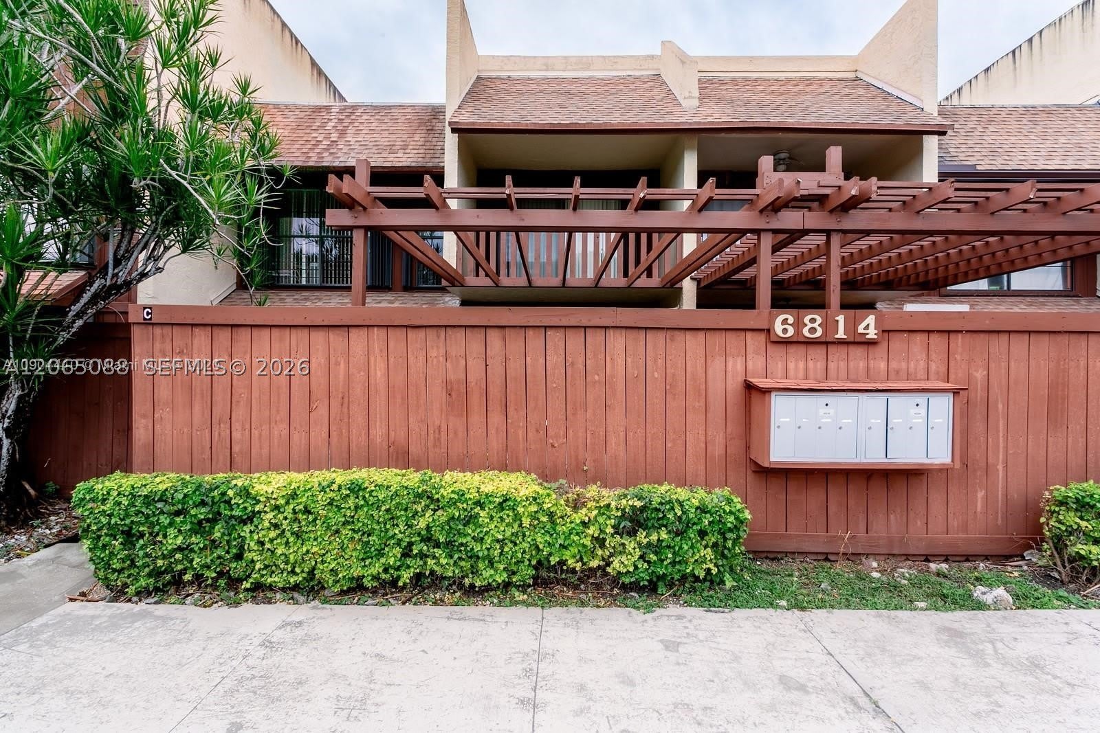 6814 SW 114th Pl – photo 1