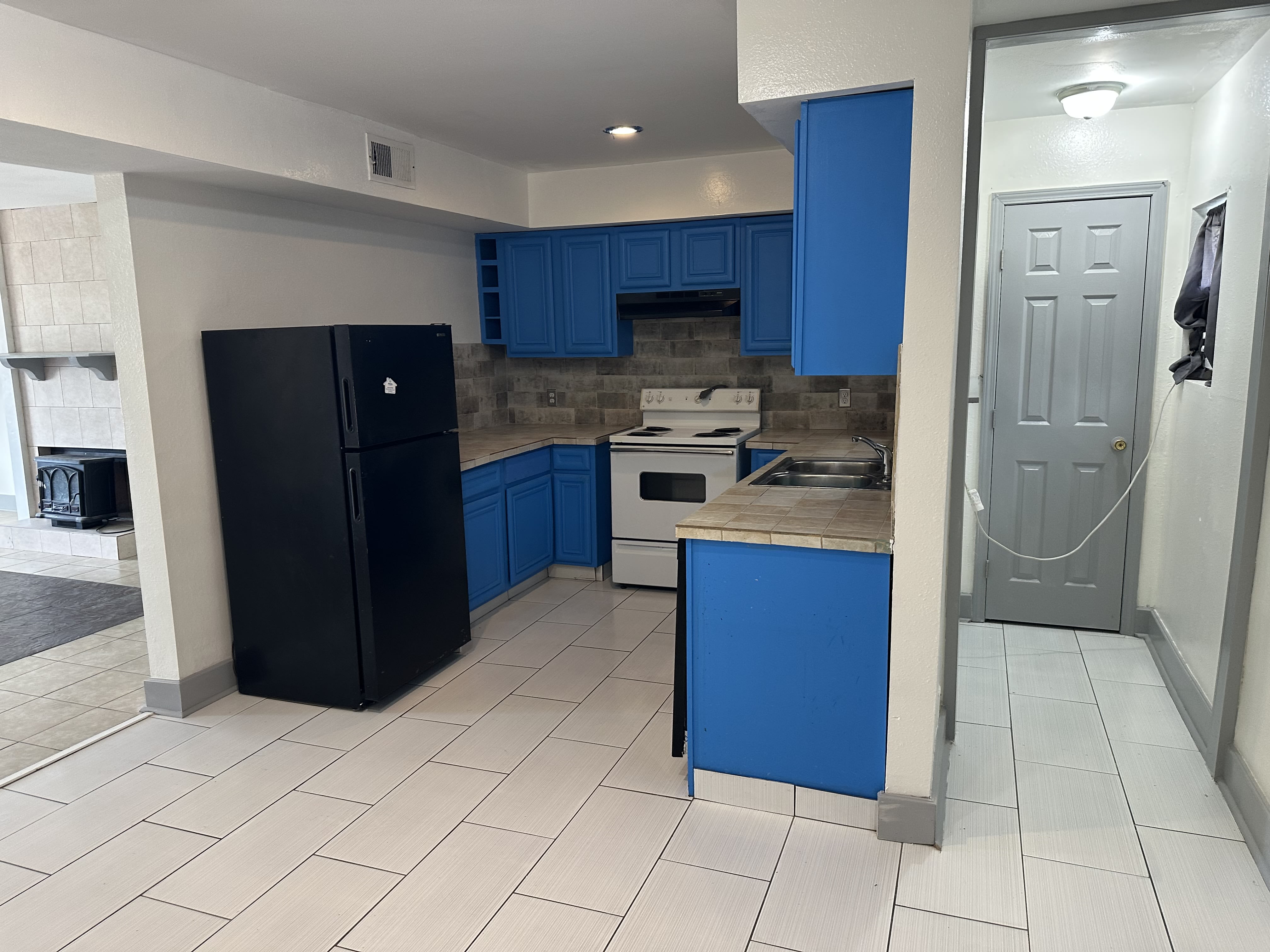 6592 Coveview Court – photo 4
