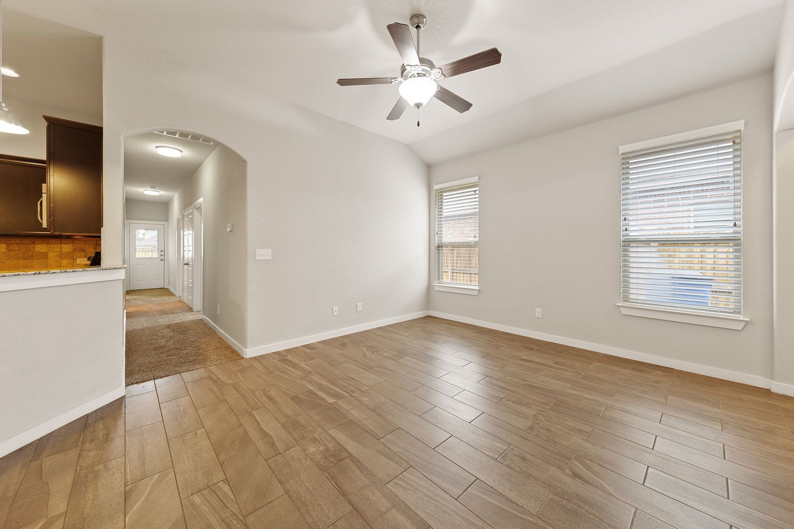 LUXURY TOWNHOME LOCATED IN BASTROP, TEXAS! – photo 3
