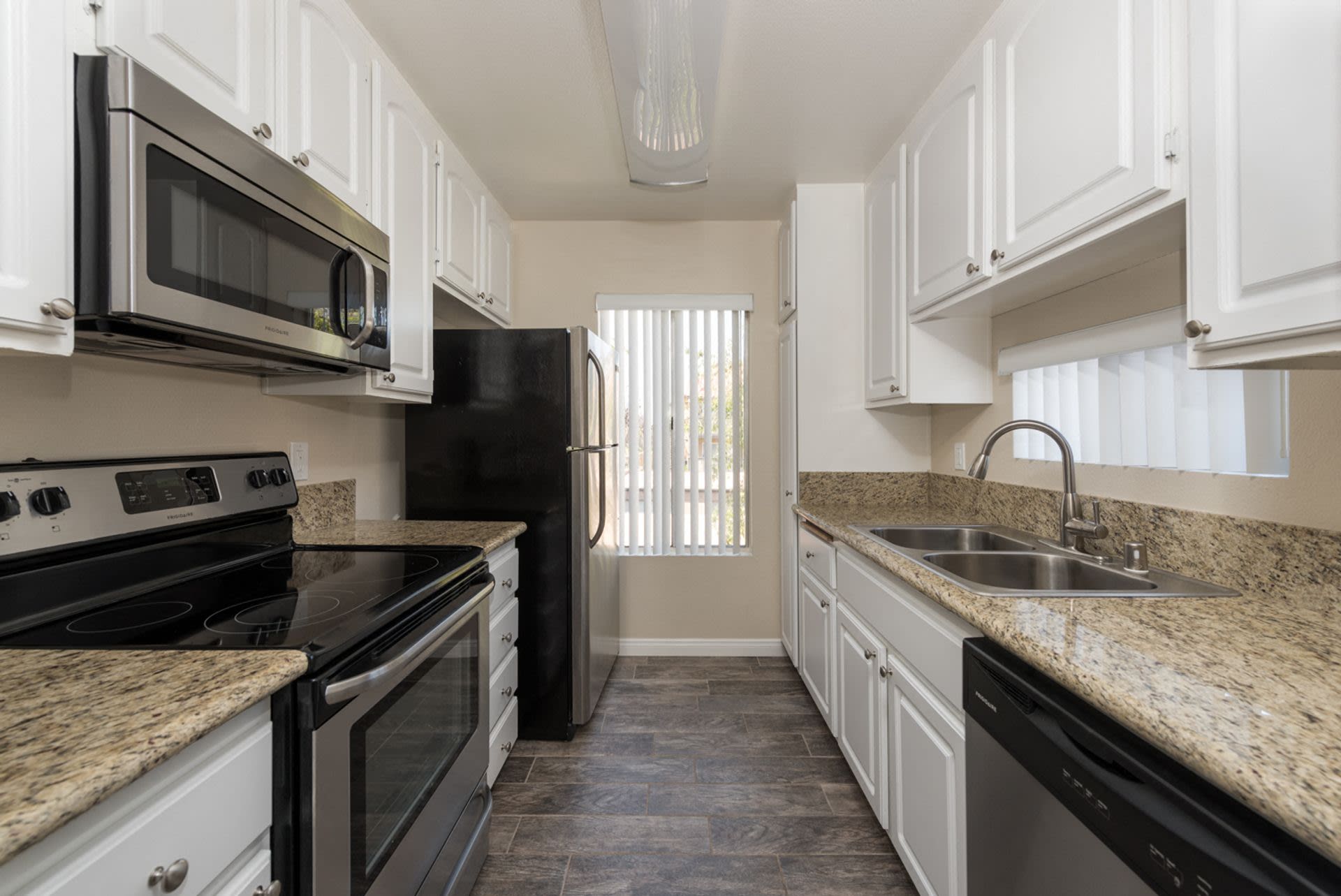 Viewpoint Luxury Apartments – photo 1