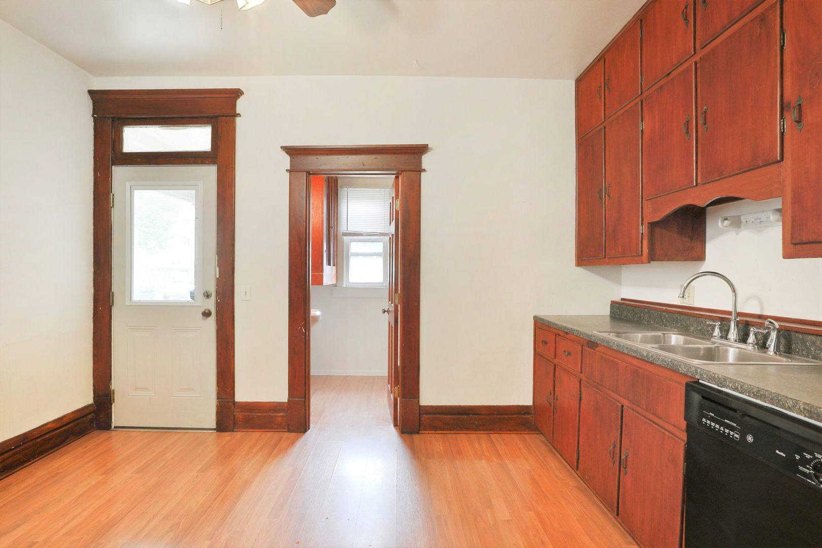 Large 5 Bedroom North Campus Townhouse 1St House From High Street – photo 4