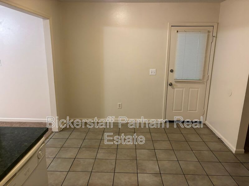 468 Bowen Boulevard – photo 5
