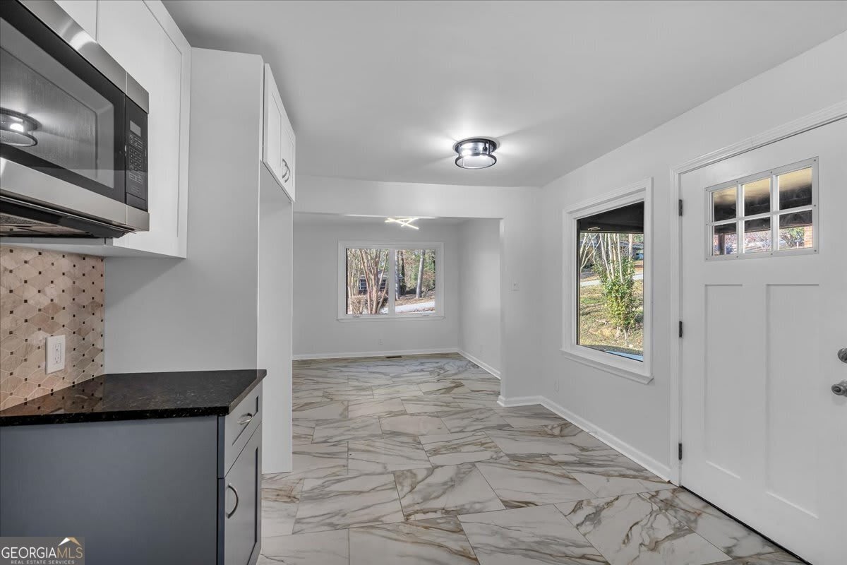 2142 Cloverdale Drive SE – photo 4