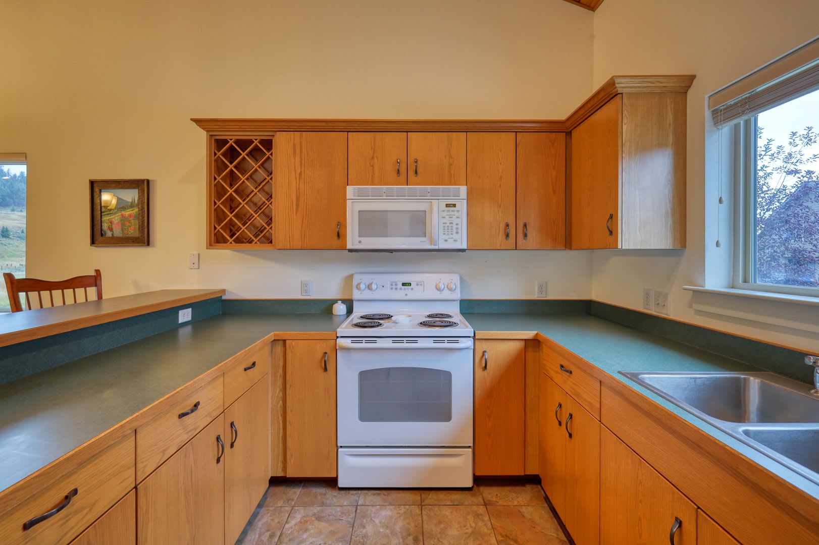 Immaculate 3 Bed 3 Bath Furnished Condo In Prime Big Sky Location – photo 5