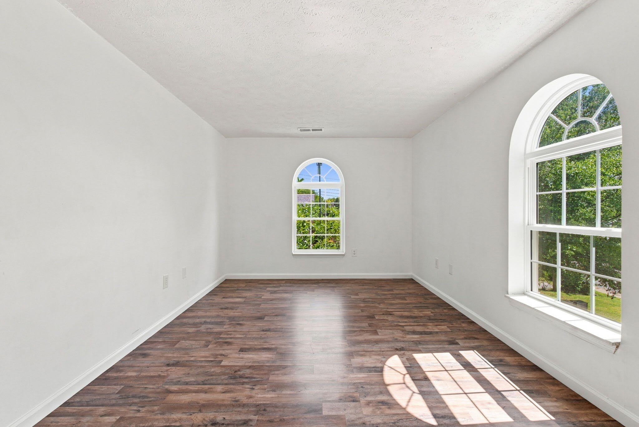 1081 S Broadway – photo 2