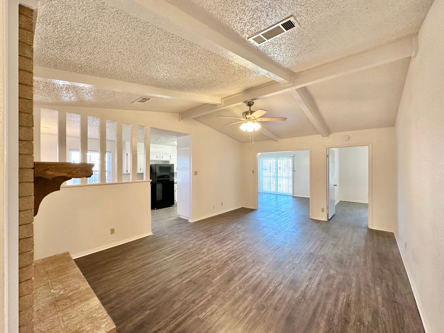 1501 Farhills Dr – photo 2