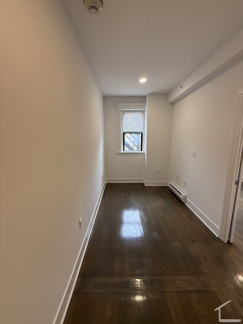 Fenway Living at Its Best – $2900 Spacious 1 Bedroom Available Now at 11 Queensberry Street – photo 3