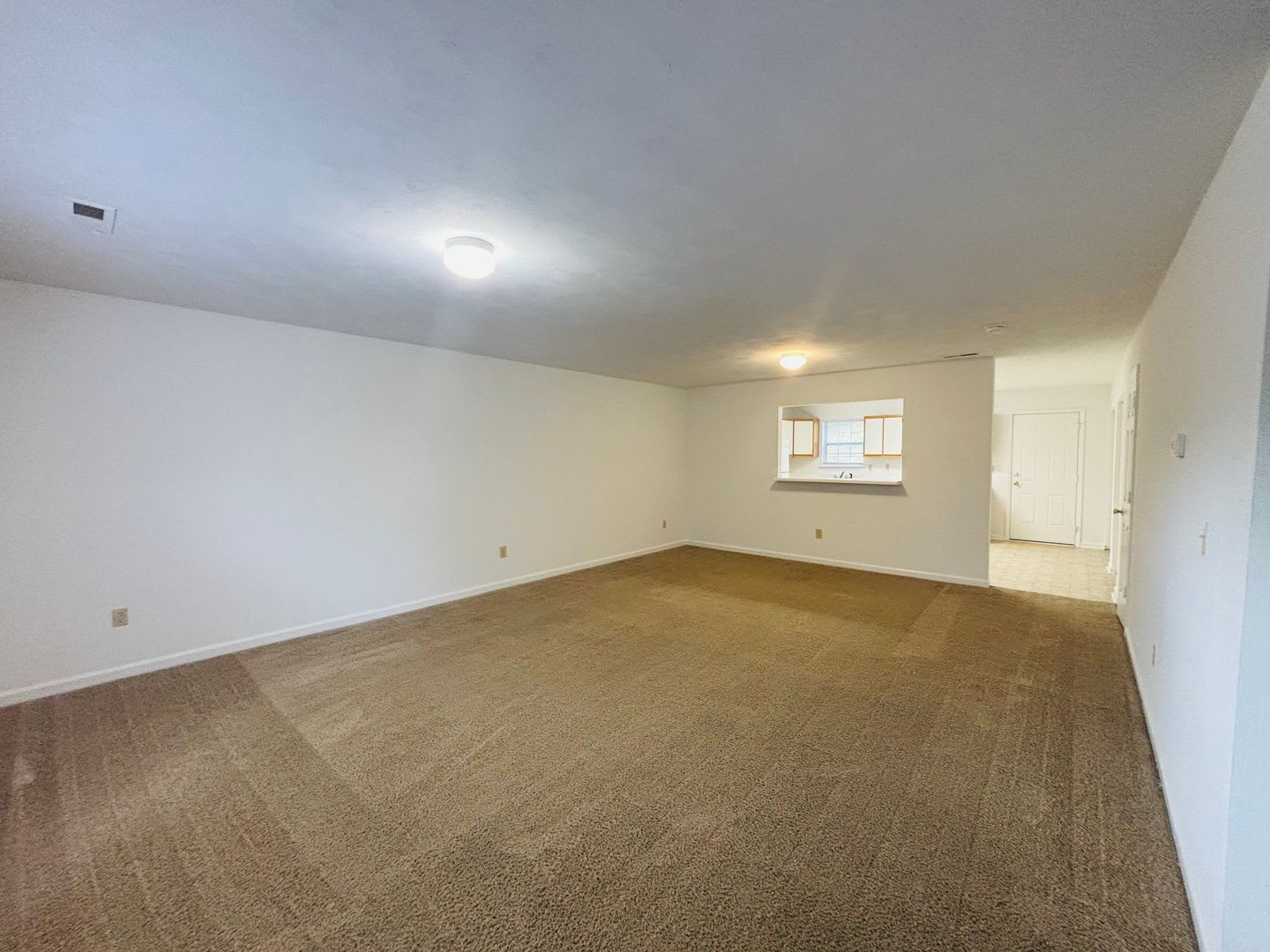 4 Bedroom 2.5 half Bath Townhouse – photo 3